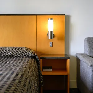 Comfort & Goodearth Hotel